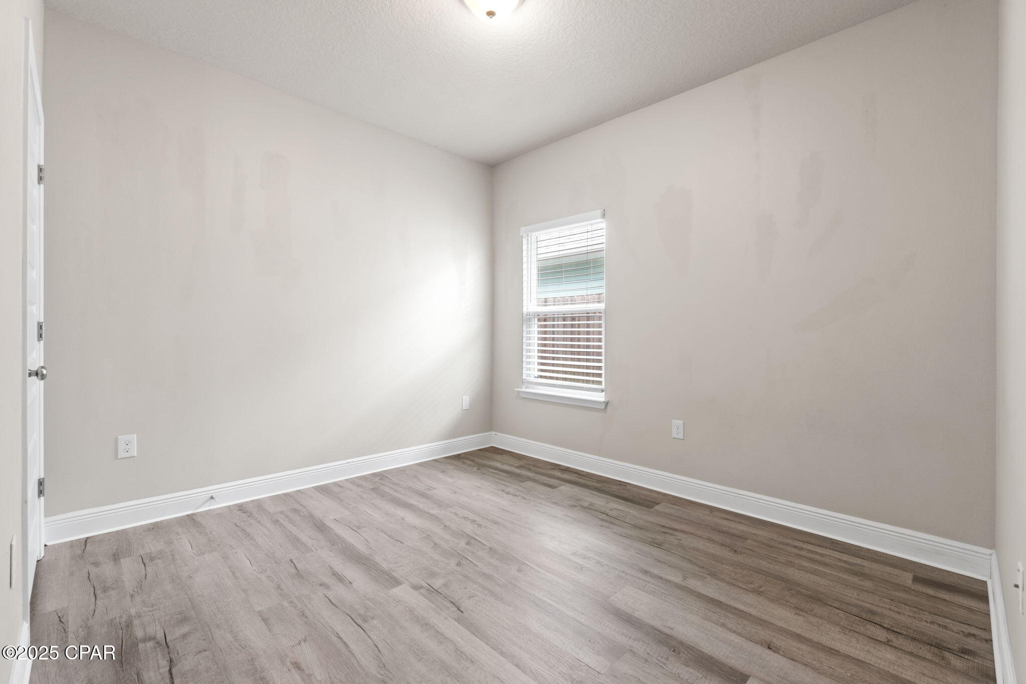 Image 20 For 397 Emerald Cove Street