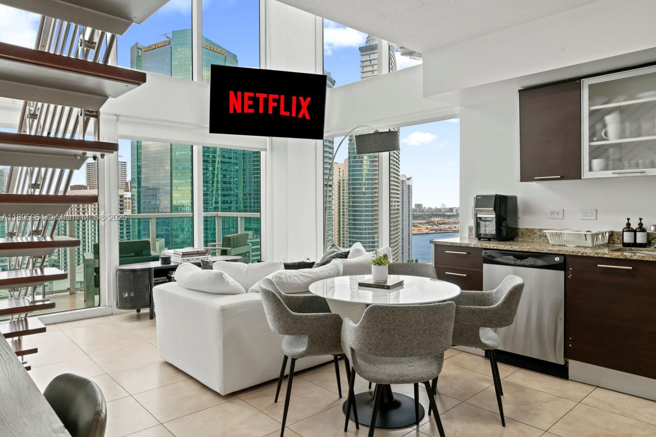 Apartamento para Alugar em Miami, FL