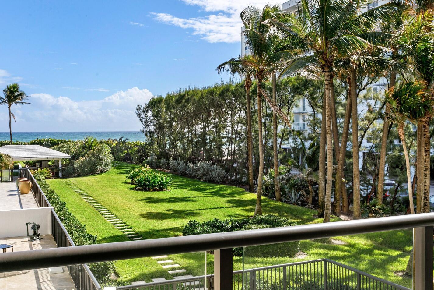 Halcyon Of Palm Beach