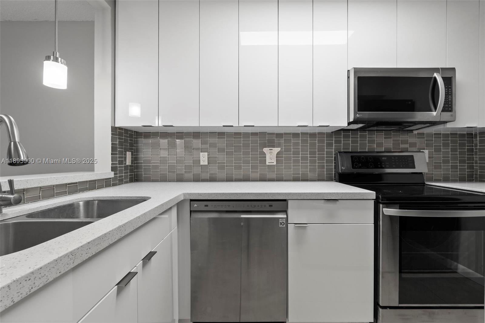 Holiday Village Of Coral