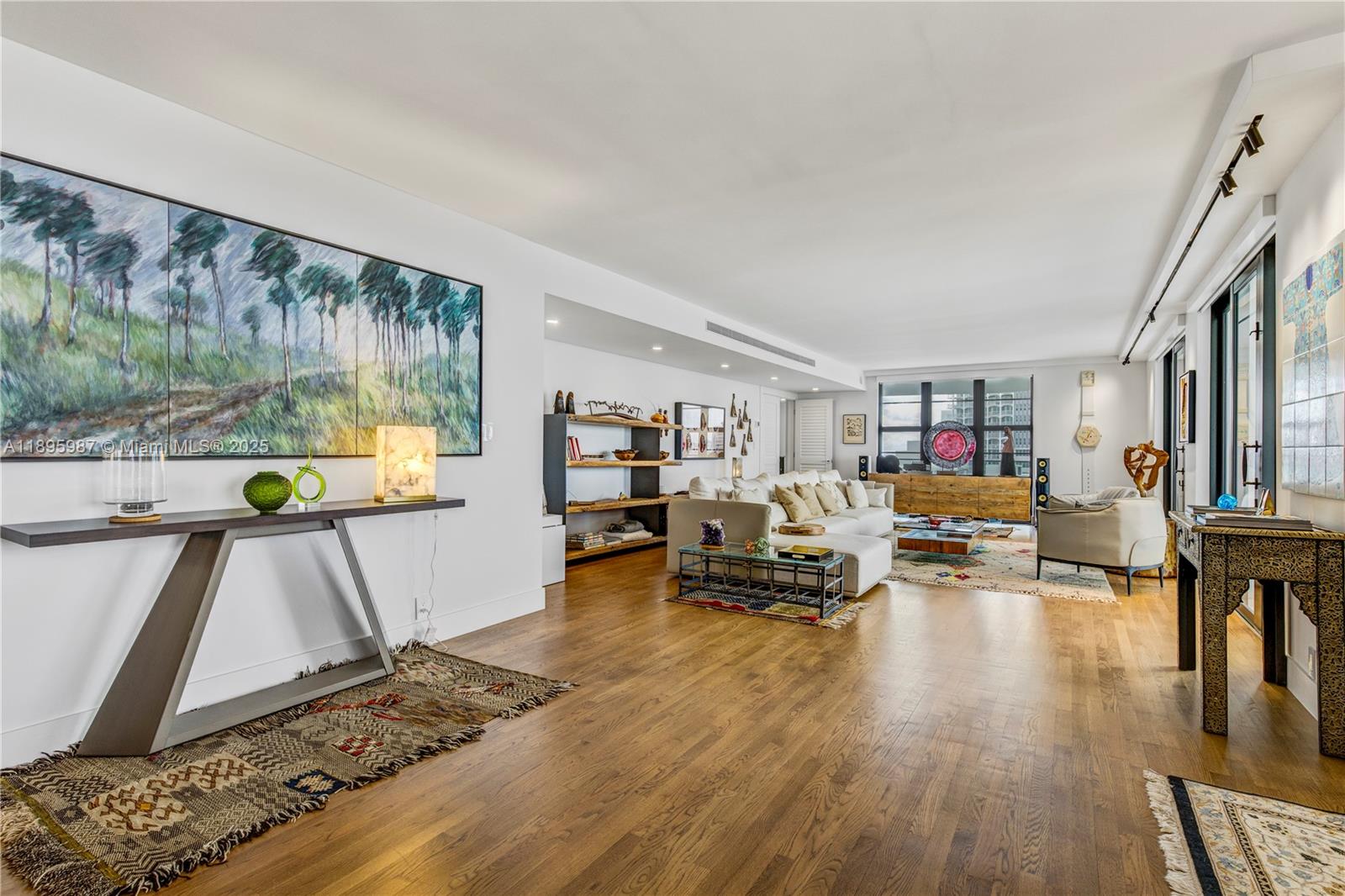 Condo for Sale in Miami Beach, FL