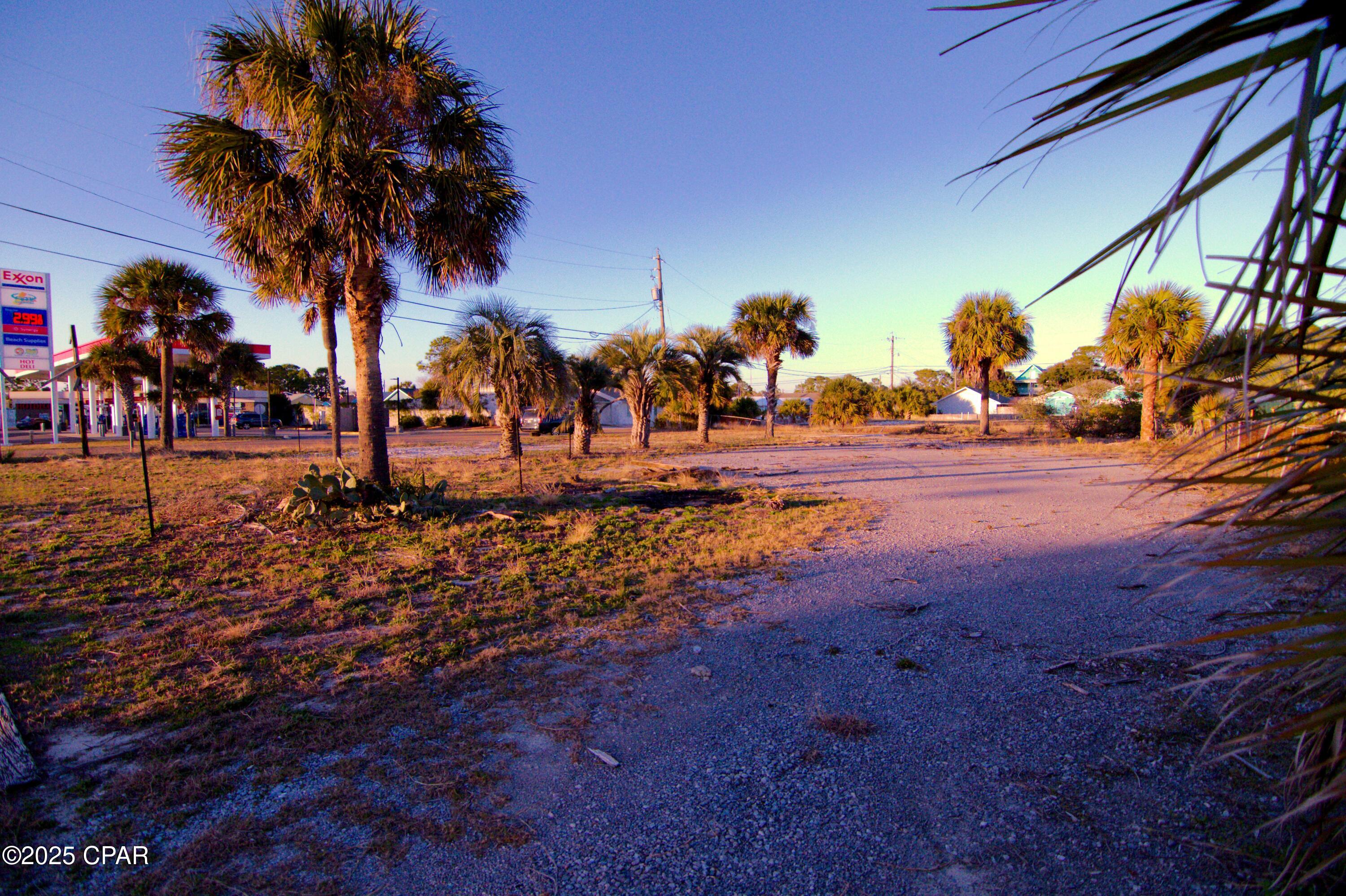 Image 3 For 8226 Thomas Drive