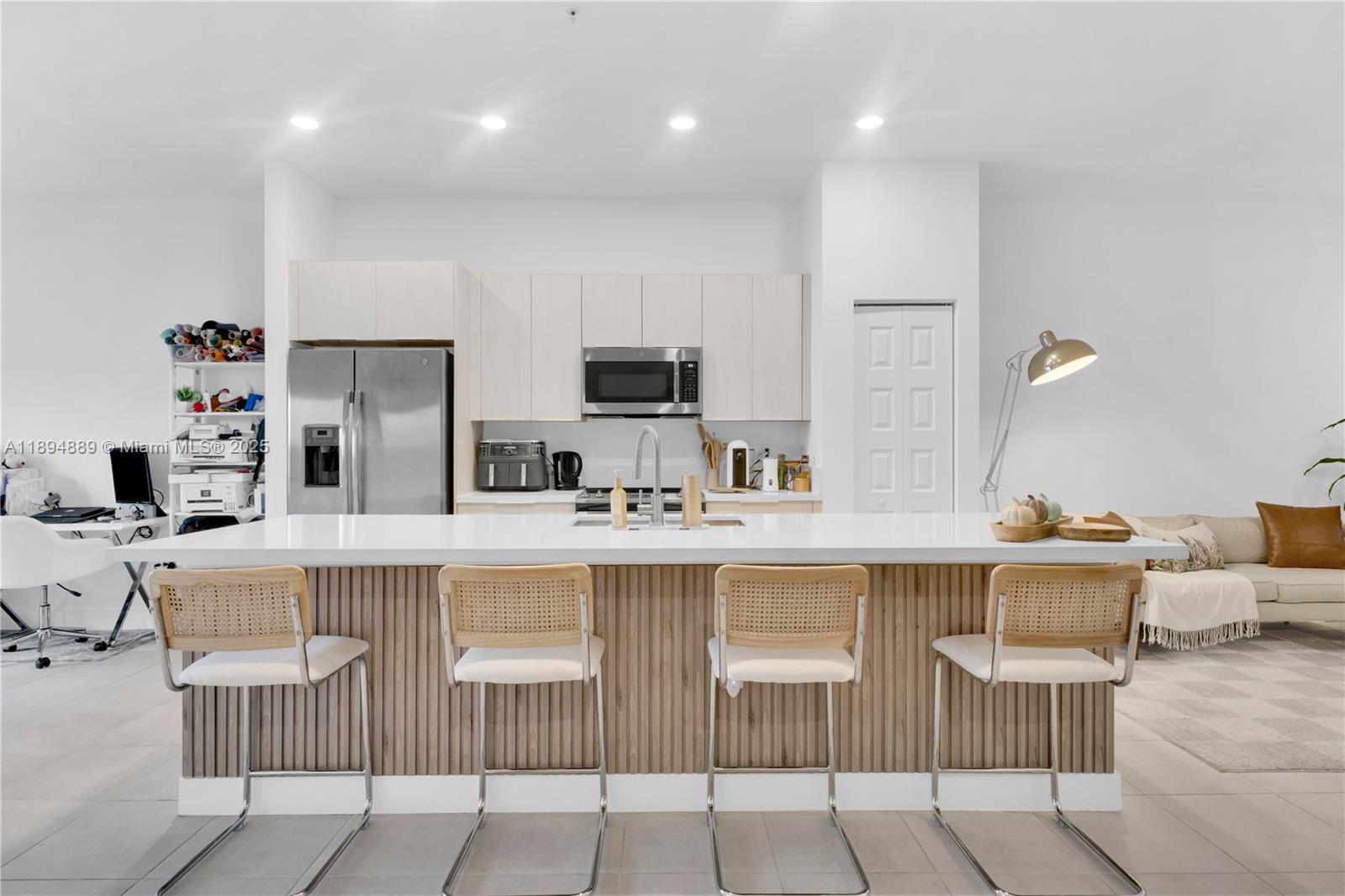 Apex At Park Central Cond