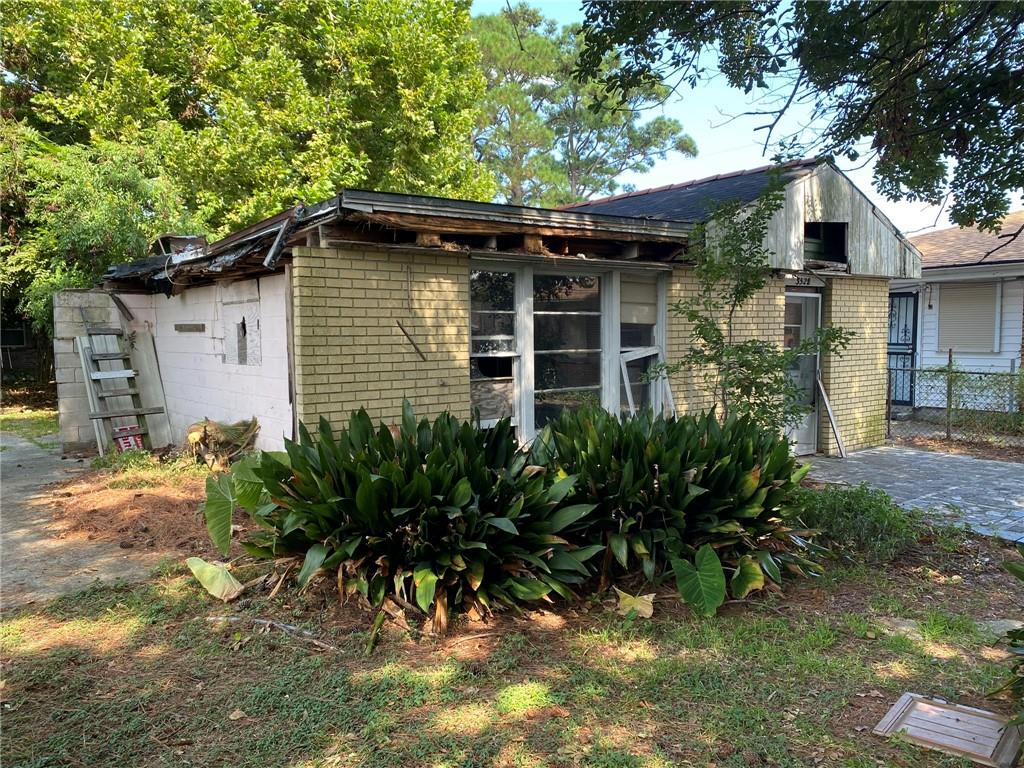 Homes for sale in Chalmette, LA | 3522 Delille St, Chalmette, LA 70043 | MLS# 2526504