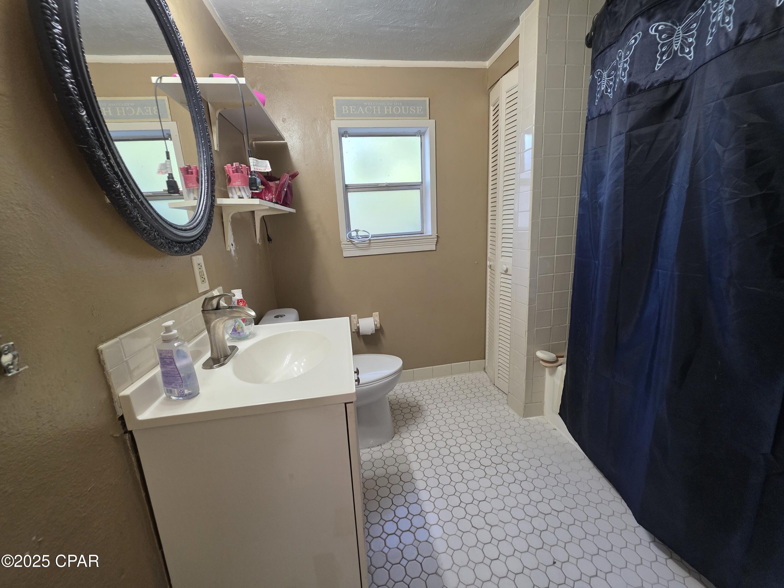 Image 12 For 228 East Avenue