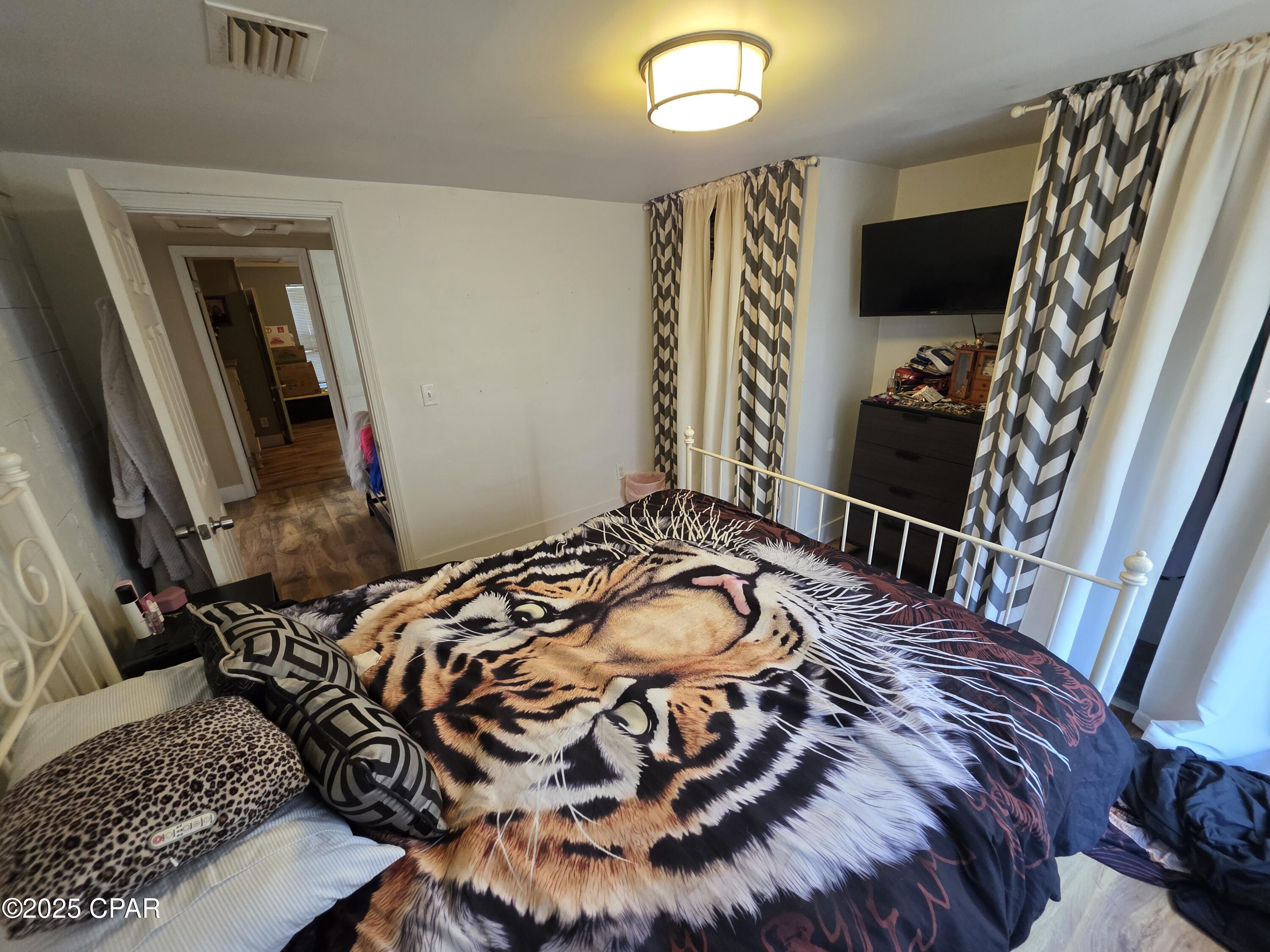 Image 15 For 228 East Avenue