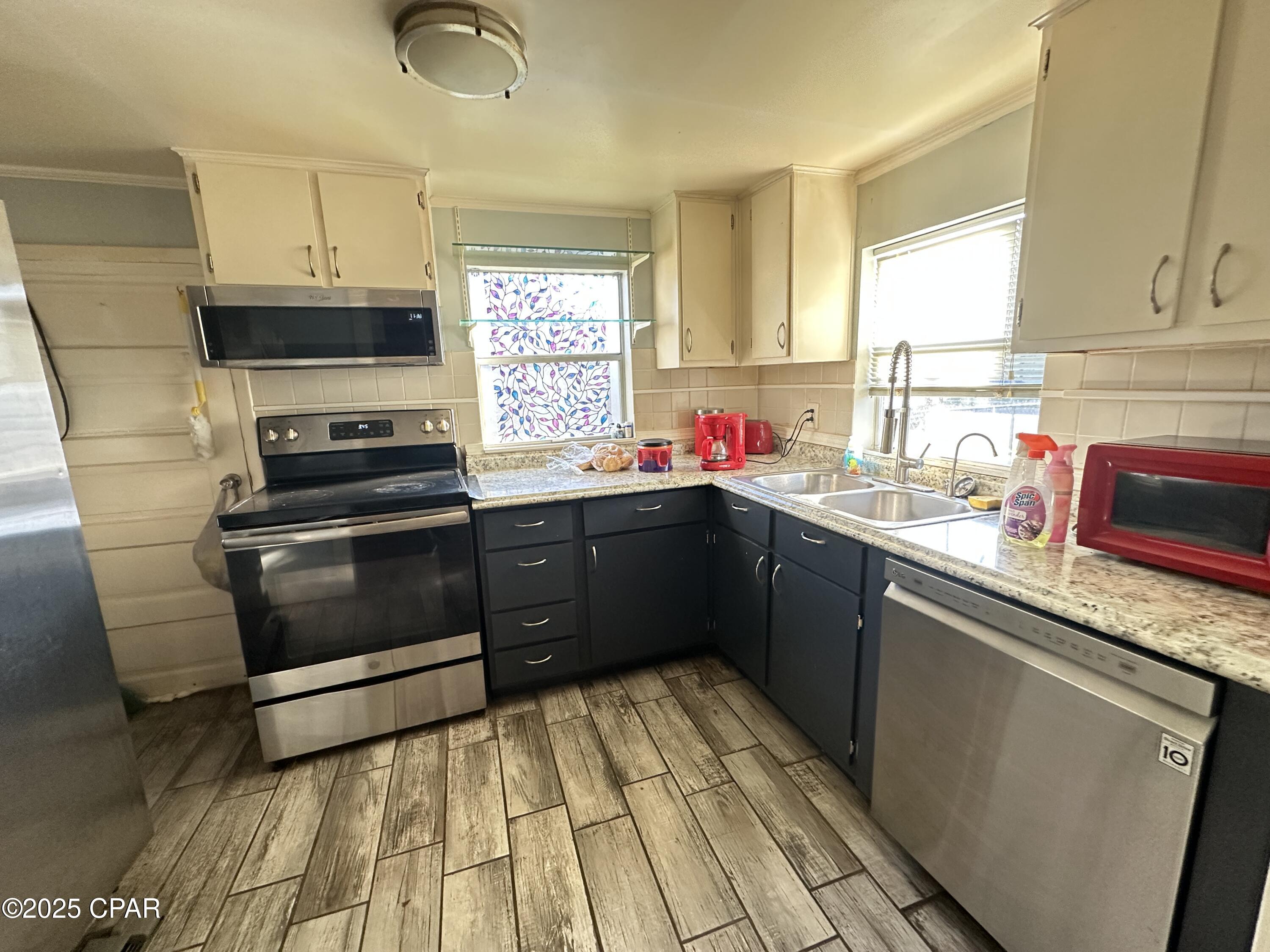 Image 5 For 228 East Avenue