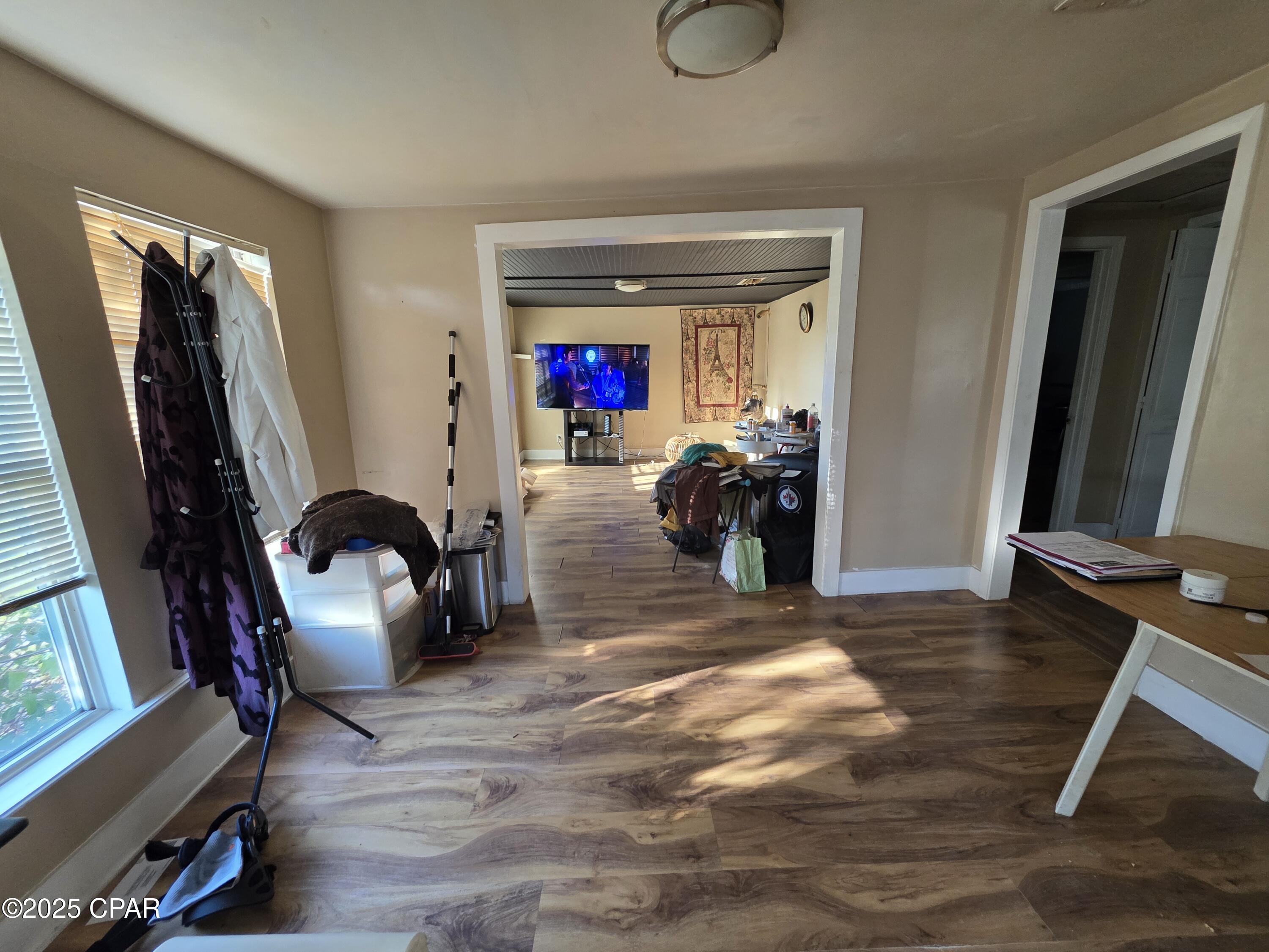 Image 7 For 228 East Avenue