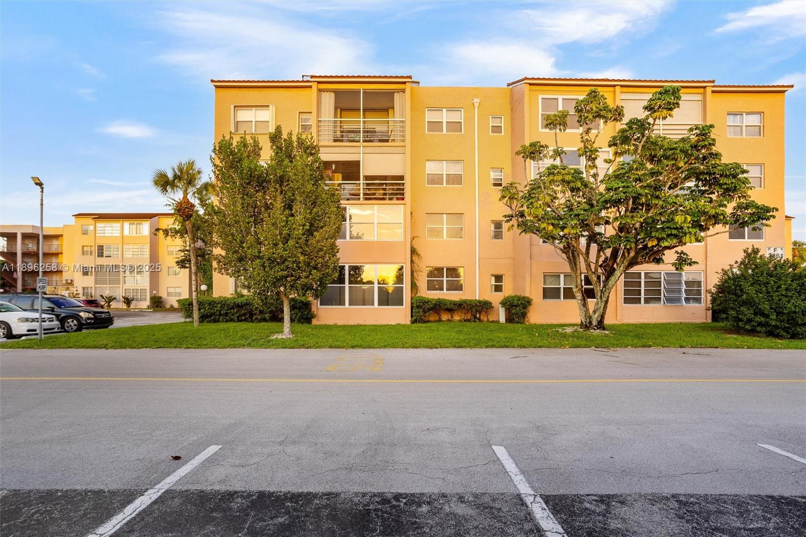 Somerset No Six Condo