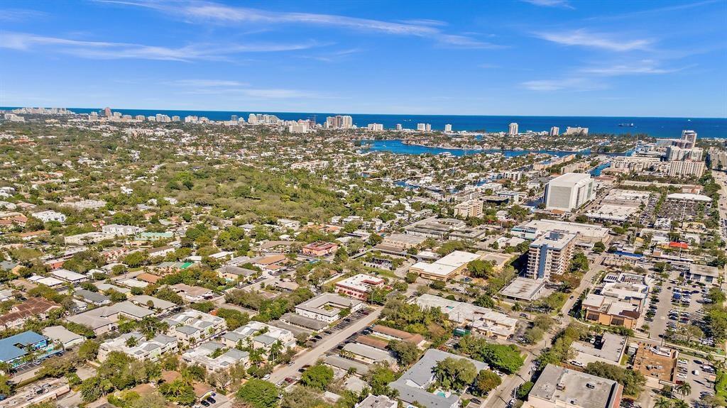 Homes for sale in Fort Lauderdale, FL | 703 Se 16th Ct, Fort Lauderdale, FL 33316 | MLS# F10531145