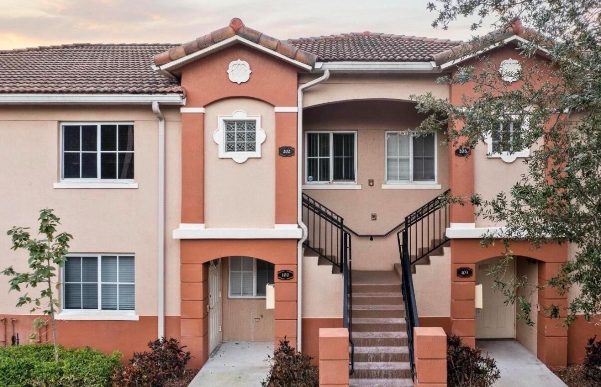 Cove At Briar Bay Condo