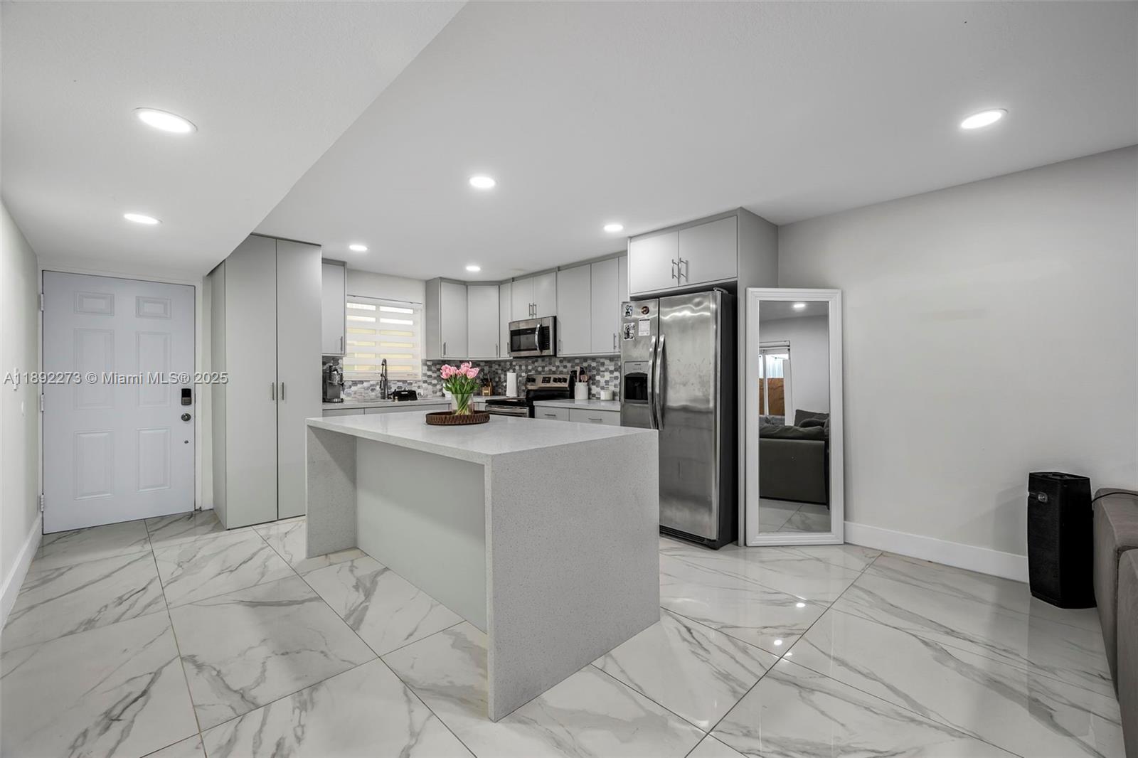 Homes for sale in Hialeah, FL | 2985 W 80Th St #109, Hialeah, FL 33018 | MLS# A11892273