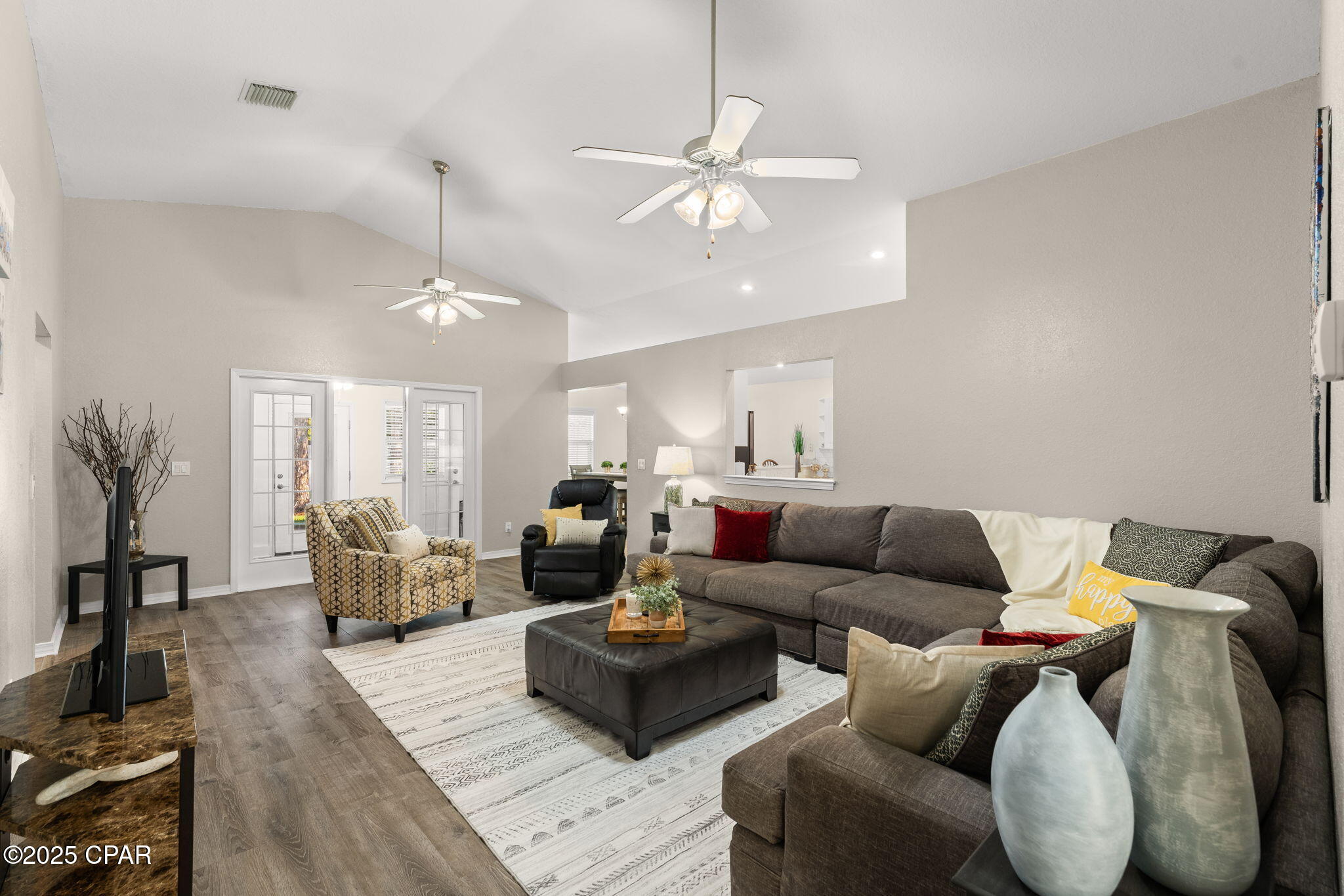 Image 4 For 204 Windsor Way