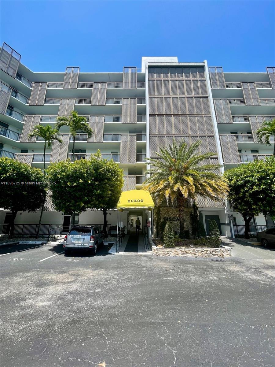 Biscaya IV Condo