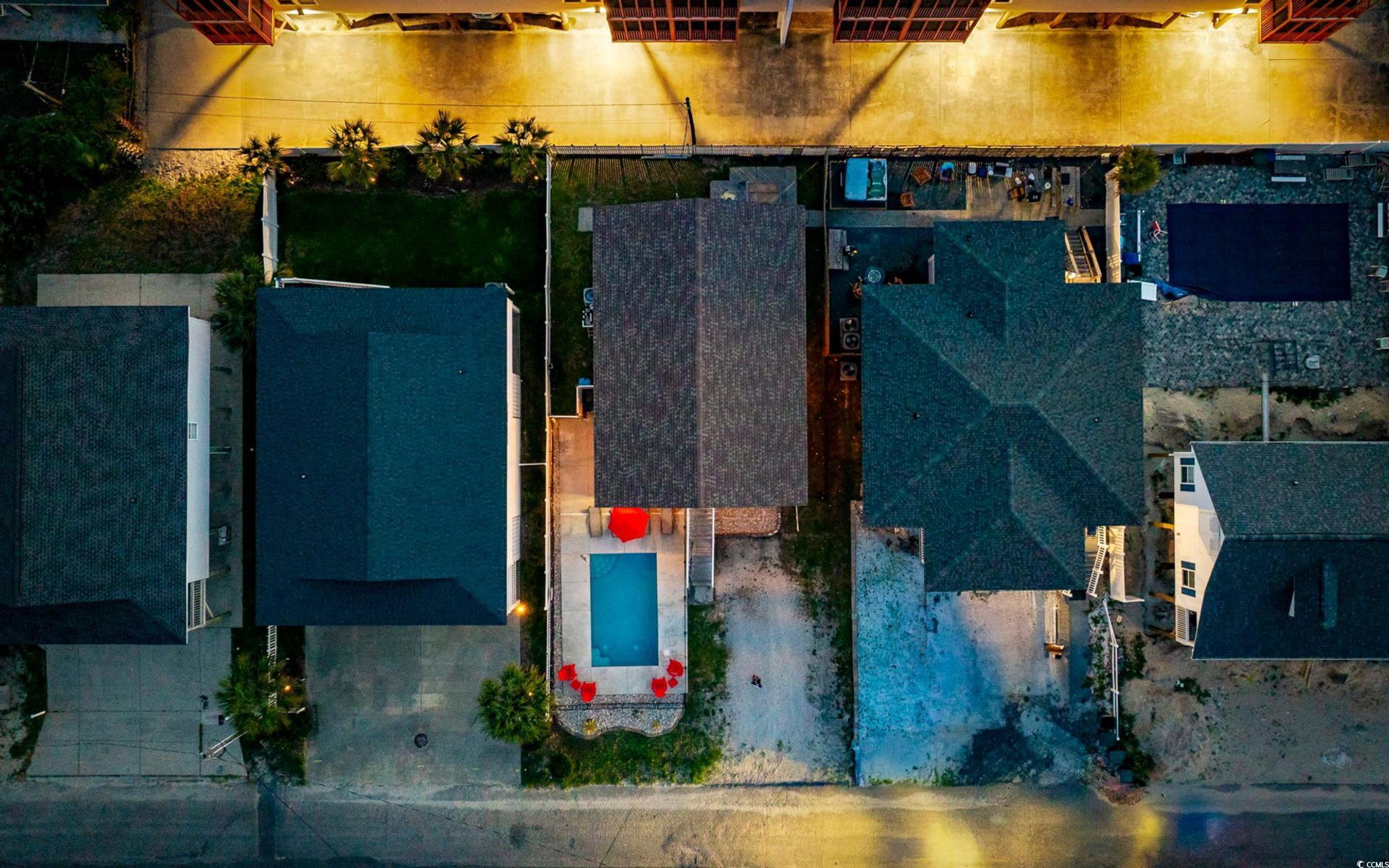 2525088 | Photo 40