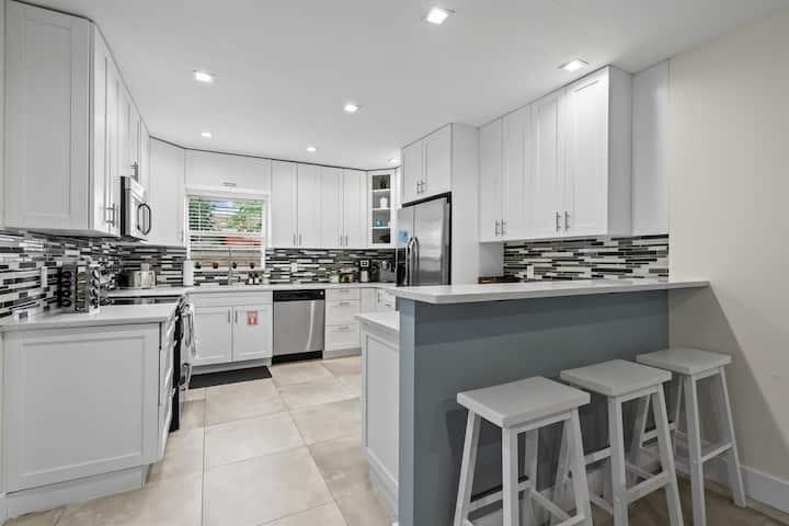 Homes for sale in Lauderdale By The Sea, FL | 1949 Windward Dr, Lauderdale By The Sea, FL 33062 | MLS# F10531823