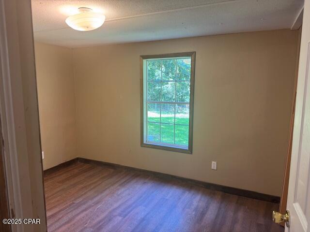 Listing photo id 12 for 607 Nebraska Avenue