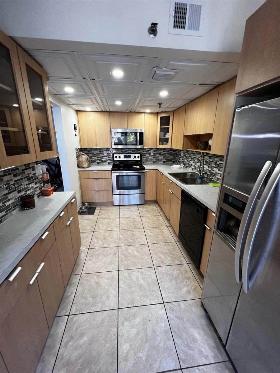 Greynolds Park Club Condo