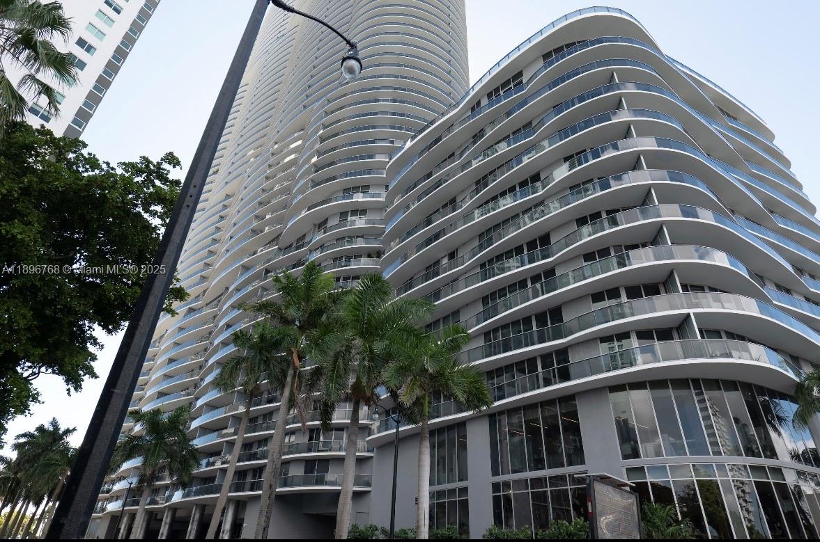 Apartamento à Venda em Miami, FL