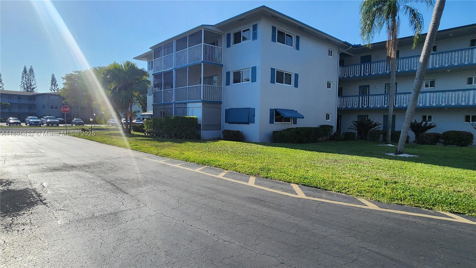 Homes for sale in Hollywood, FL | 981 Hillcrest Ct #114, Hollywood, FL 33021 | MLS# A11896832