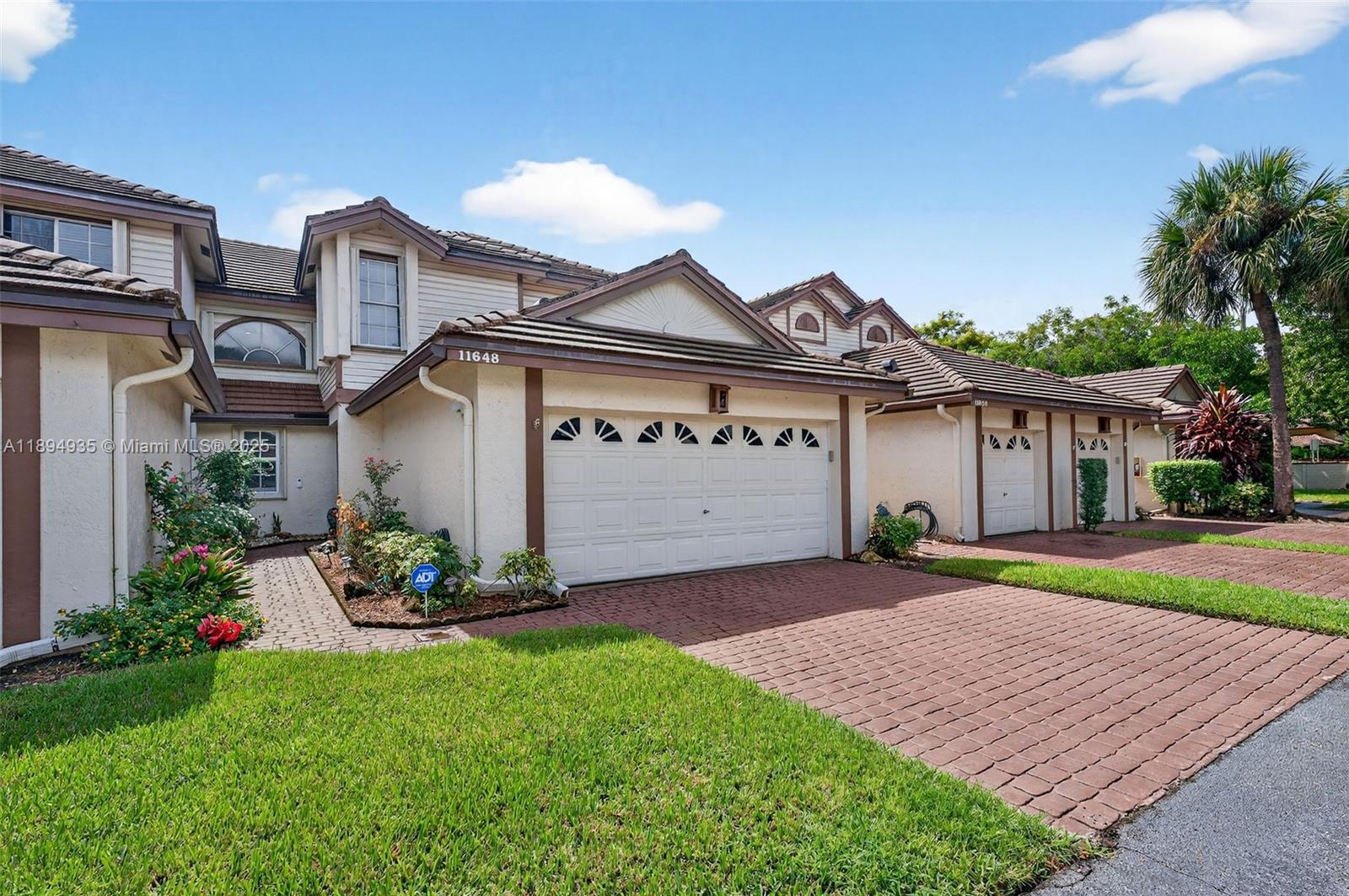 Eagles Nest Townhomes Con