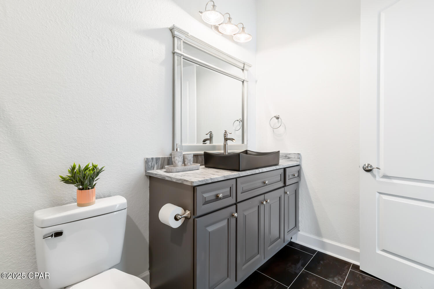 Listing photo id 10 for 337 Grande Pointe Circle