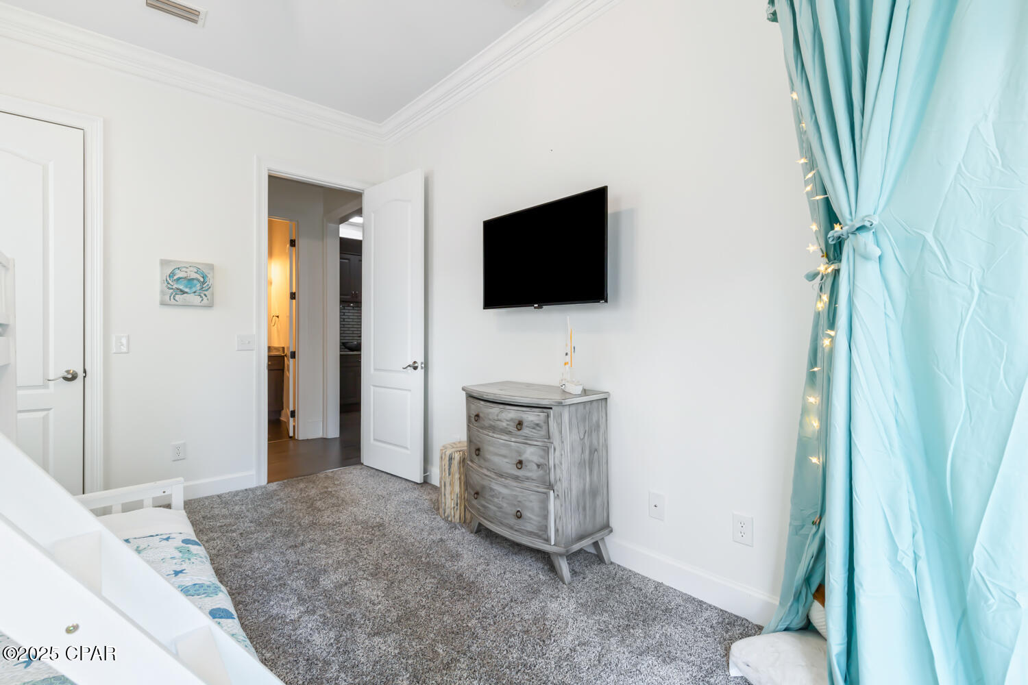 Listing photo id 11 for 337 Grande Pointe Circle