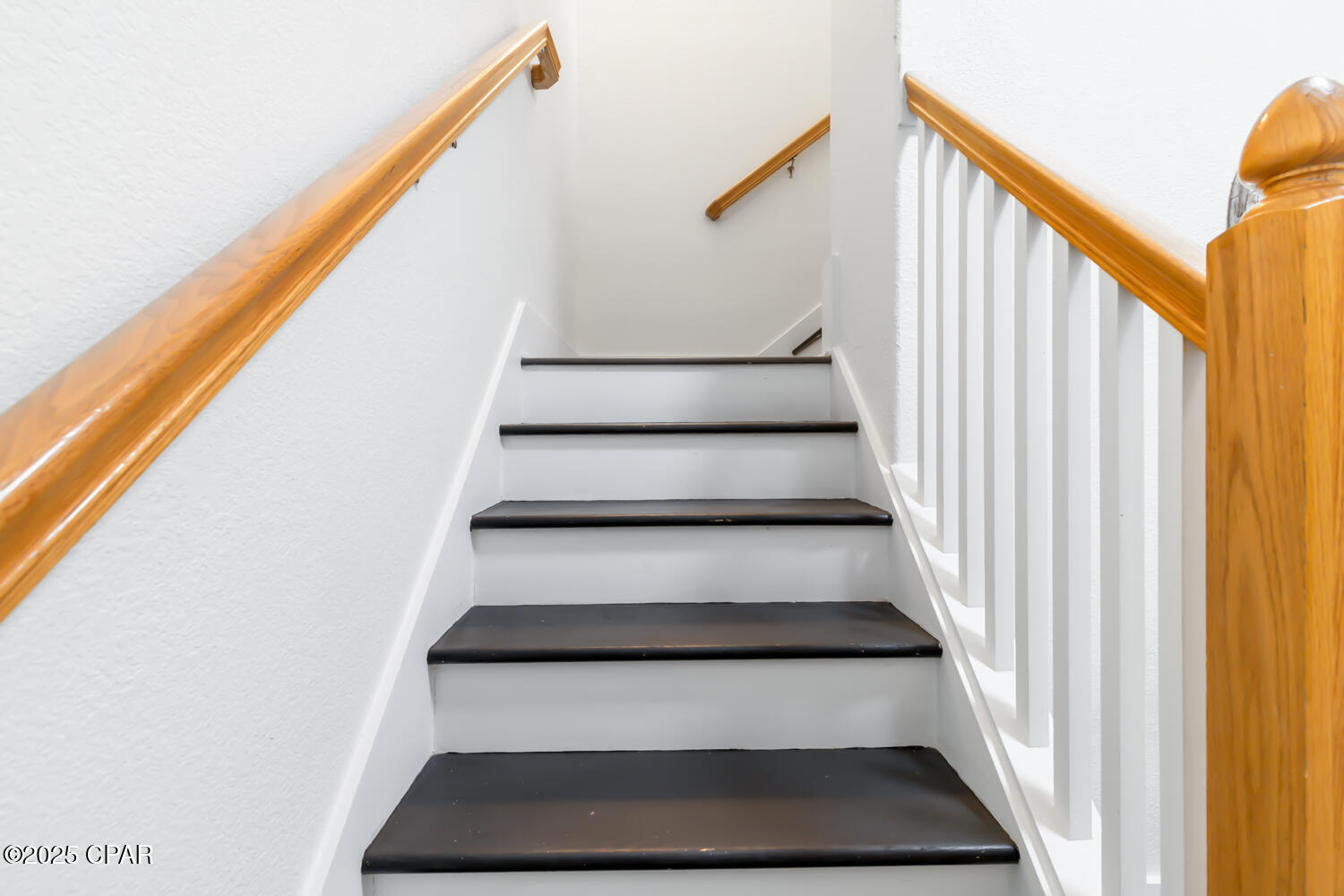 Listing photo id 16 for 337 Grande Pointe Circle