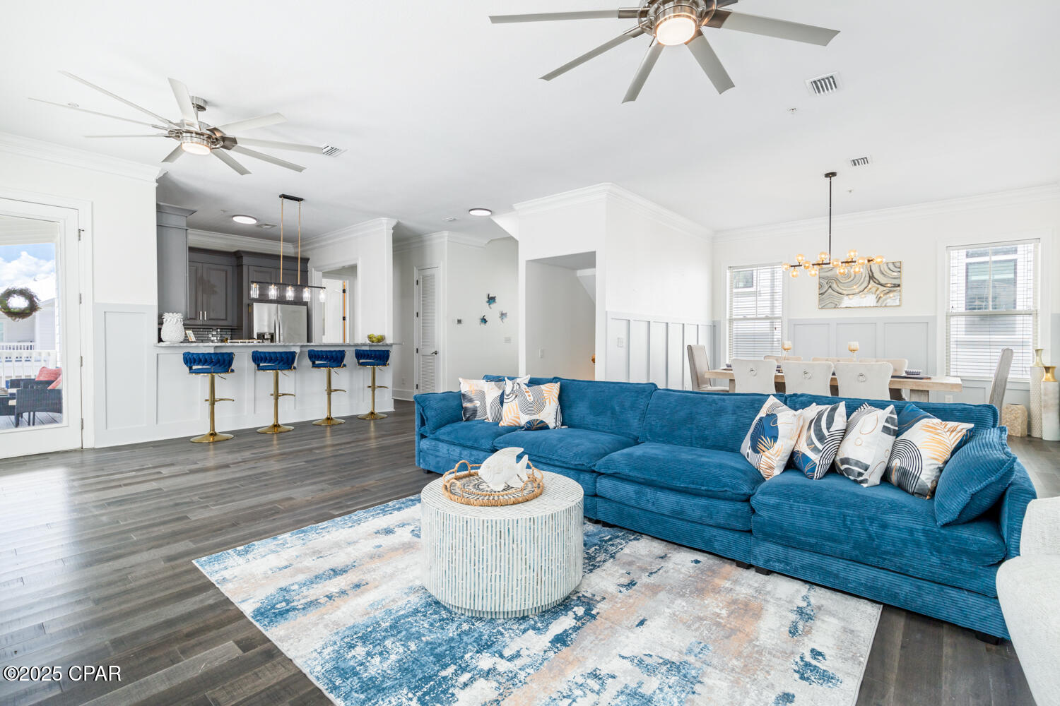 Listing photo id 21 for 337 Grande Pointe Circle