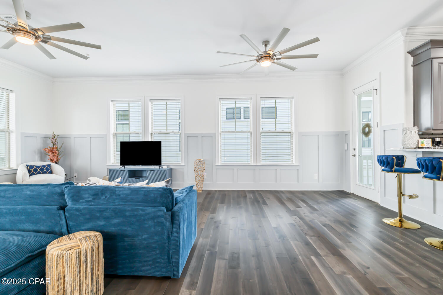 Listing photo id 24 for 337 Grande Pointe Circle