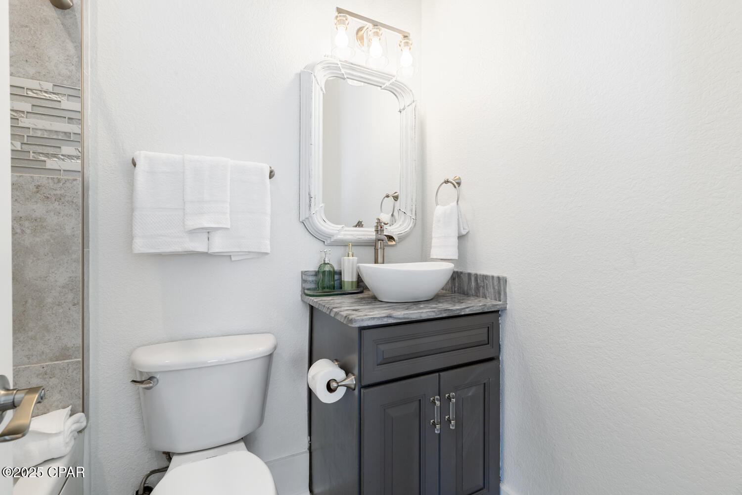 Listing photo id 31 for 337 Grande Pointe Circle