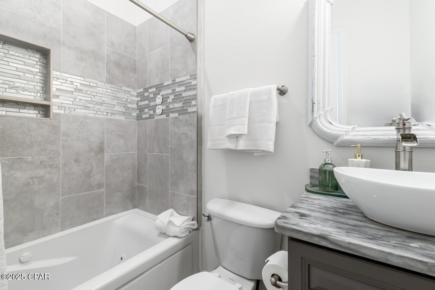 Listing photo id 32 for 337 Grande Pointe Circle