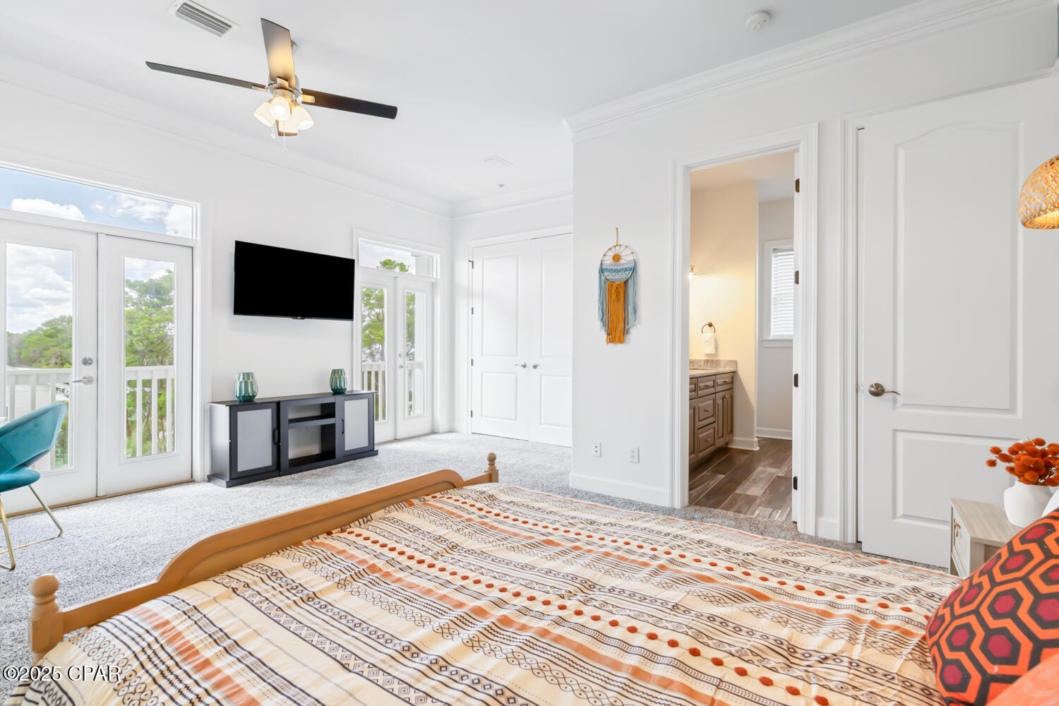 Listing photo id 37 for 337 Grande Pointe Circle