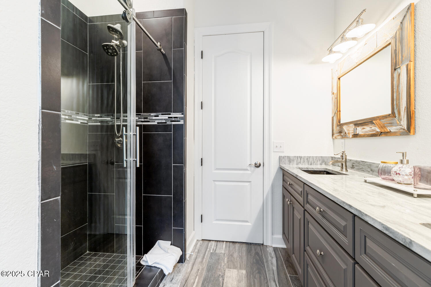 Listing photo id 40 for 337 Grande Pointe Circle