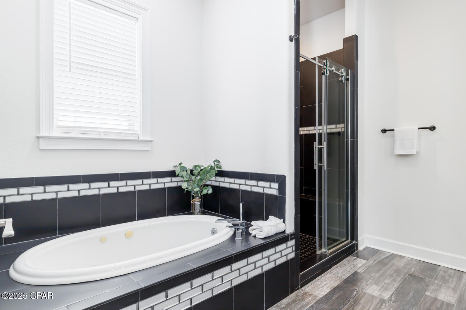 Listing photo id 44 for 337 Grande Pointe Circle