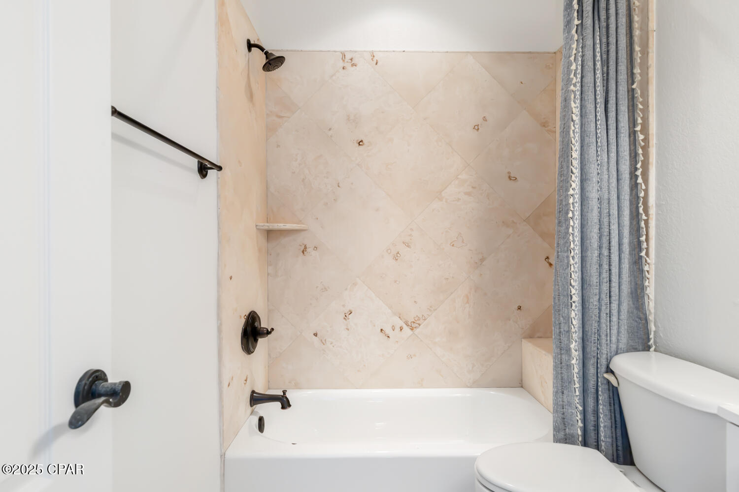 Listing photo id 52 for 337 Grande Pointe Circle