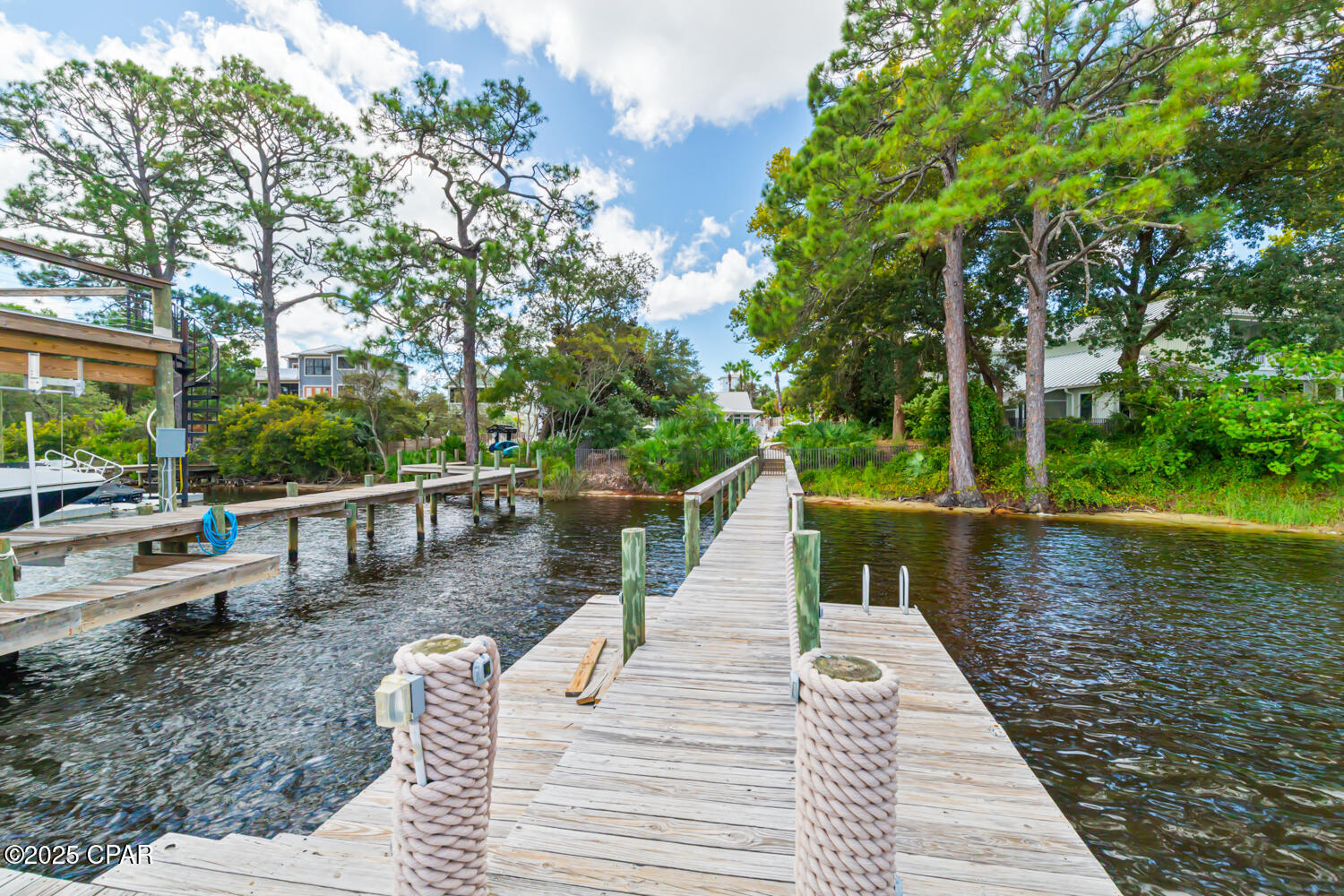 Listing photo id 76 for 337 Grande Pointe Circle