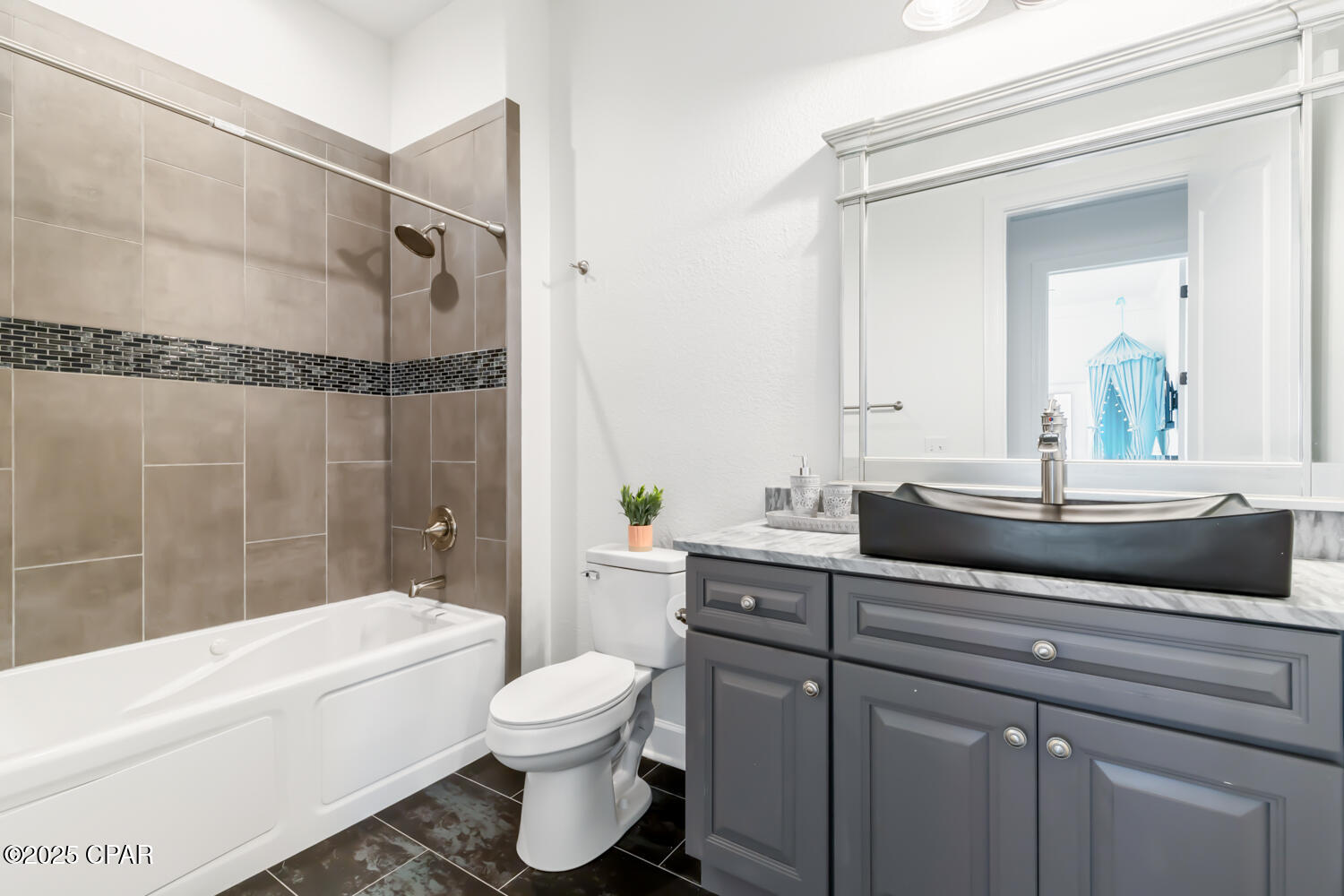 Listing photo id 8 for 337 Grande Pointe Circle