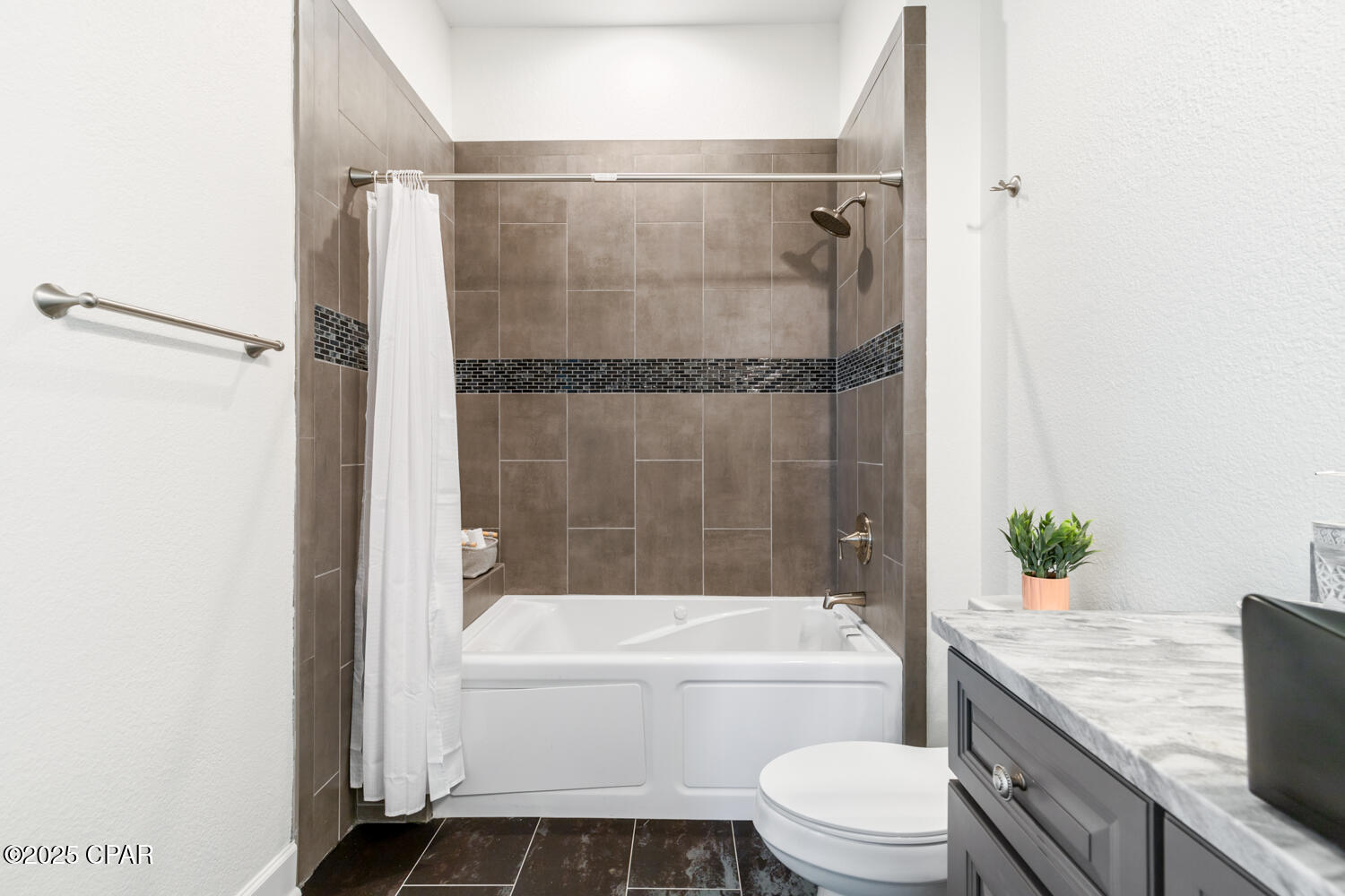 Listing photo id 9 for 337 Grande Pointe Circle