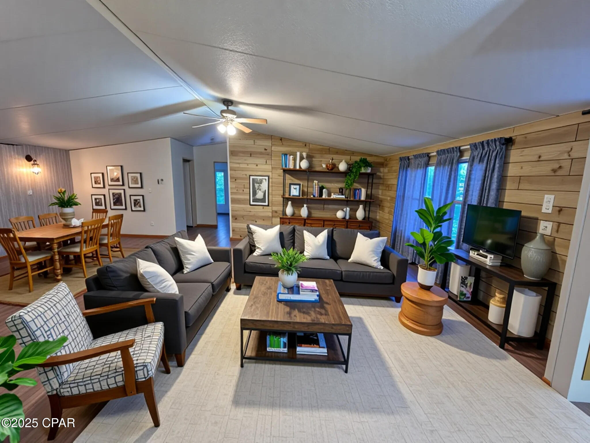 Listing photo id 3 for 2308 Cattle Drive