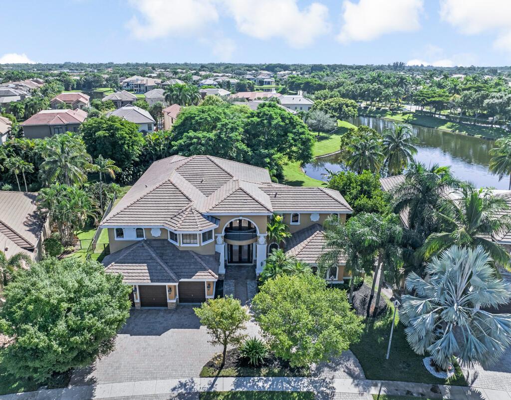 10766 10766 Versailles Boulevard Boulevard