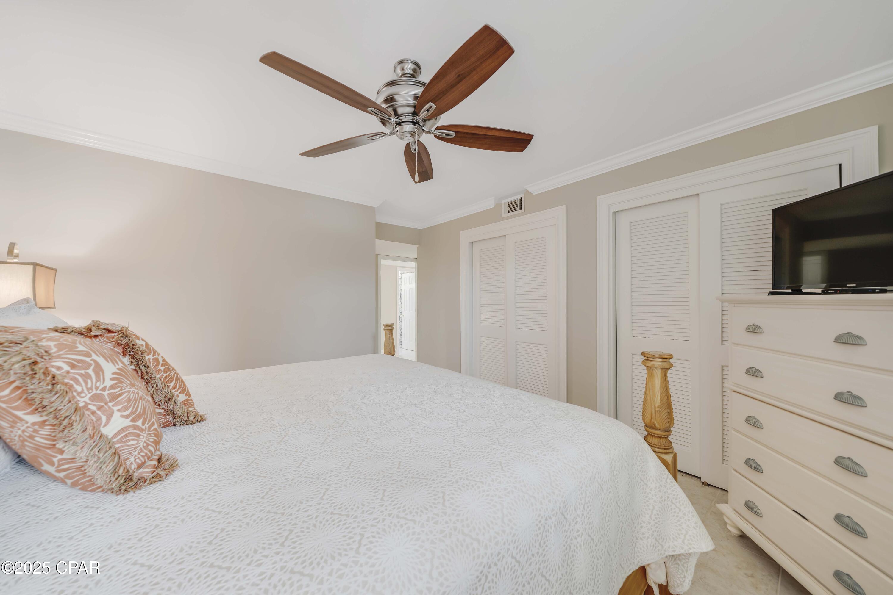 Image 25 For 2100 W Beach Drive N101