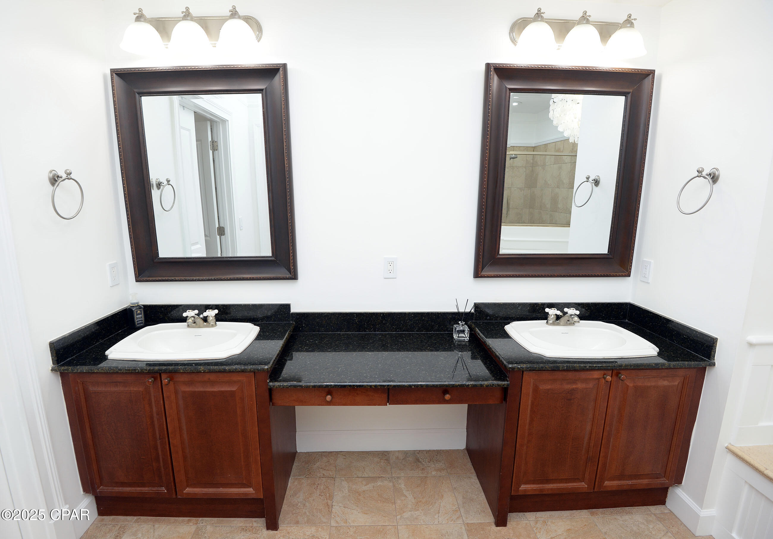 Image 12 For 3001 10th Street 711