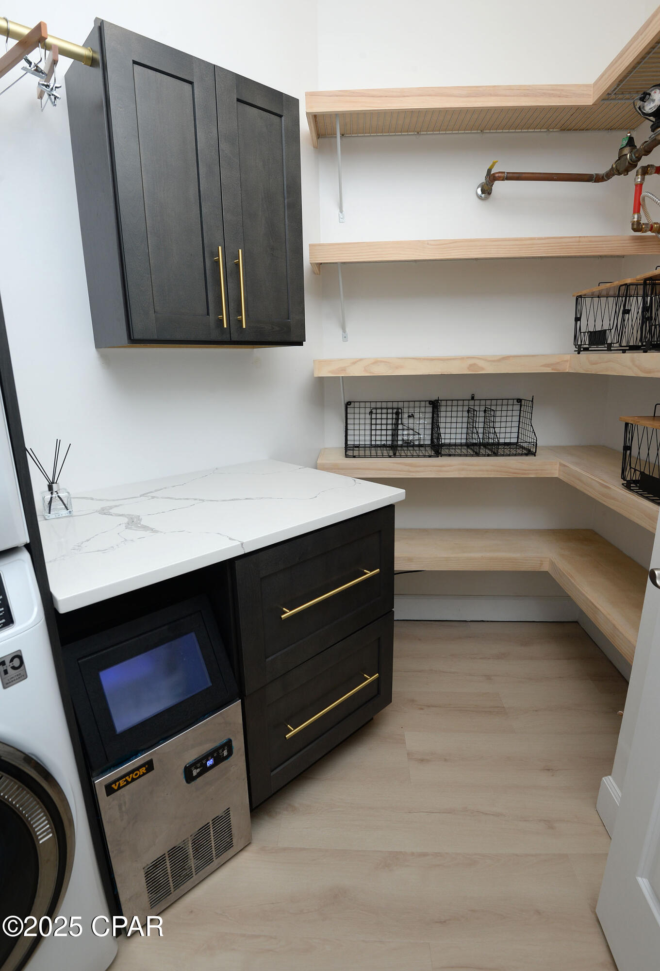 Image 23 For 3001 10th Street 711