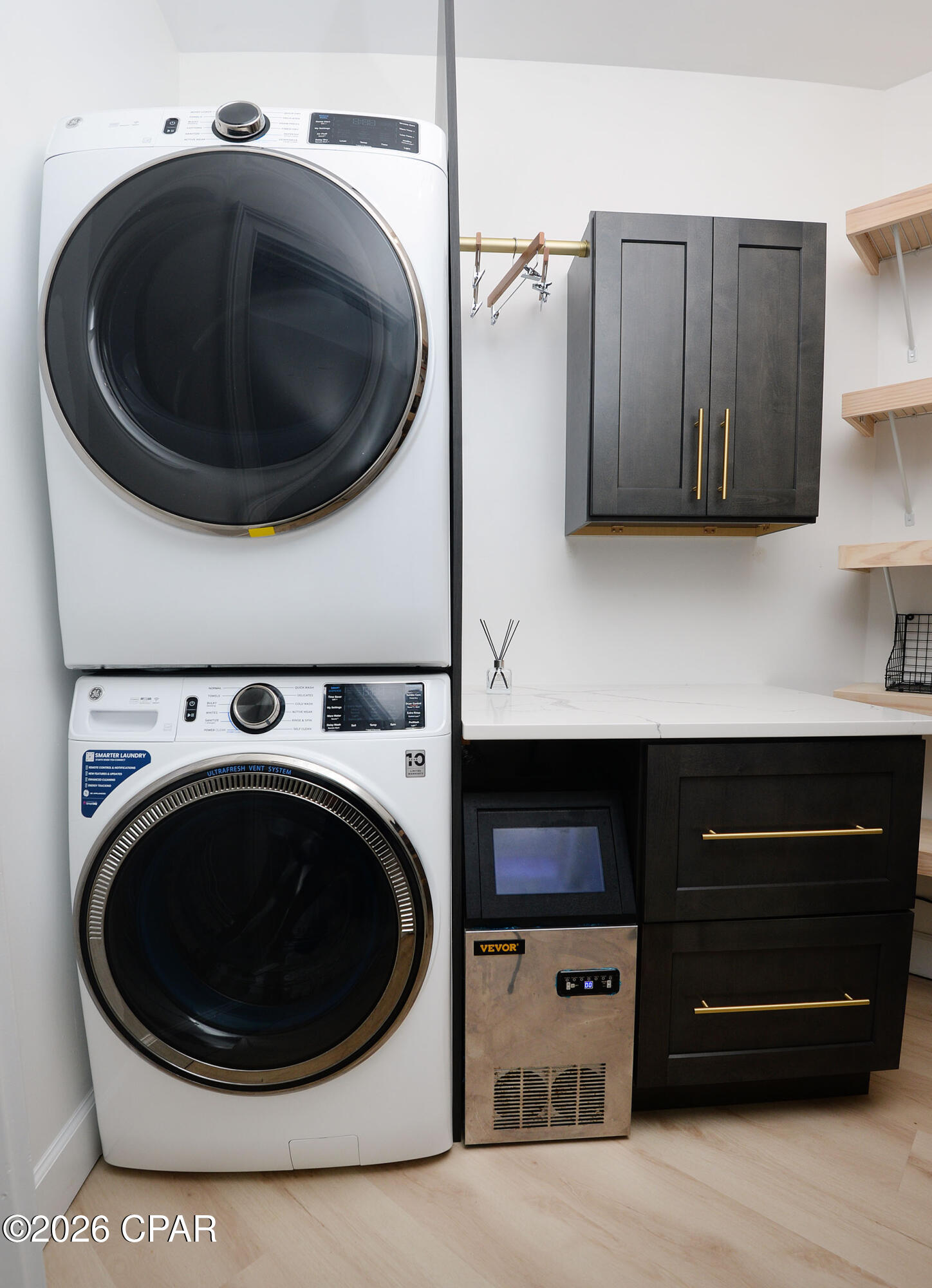 Image 28 For 3001 10th Street 711