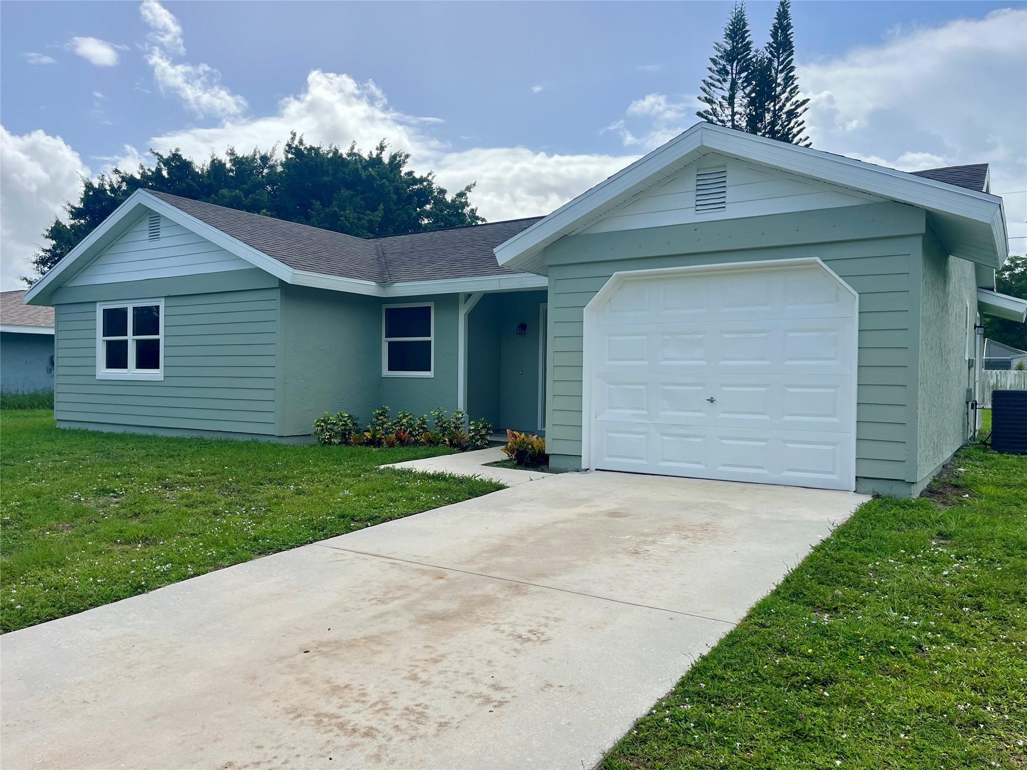 Homes for sale in Vero Beach, FL | 965 Highland Dr Sw, Vero Beach, FL 32962 | MLS# F10530213