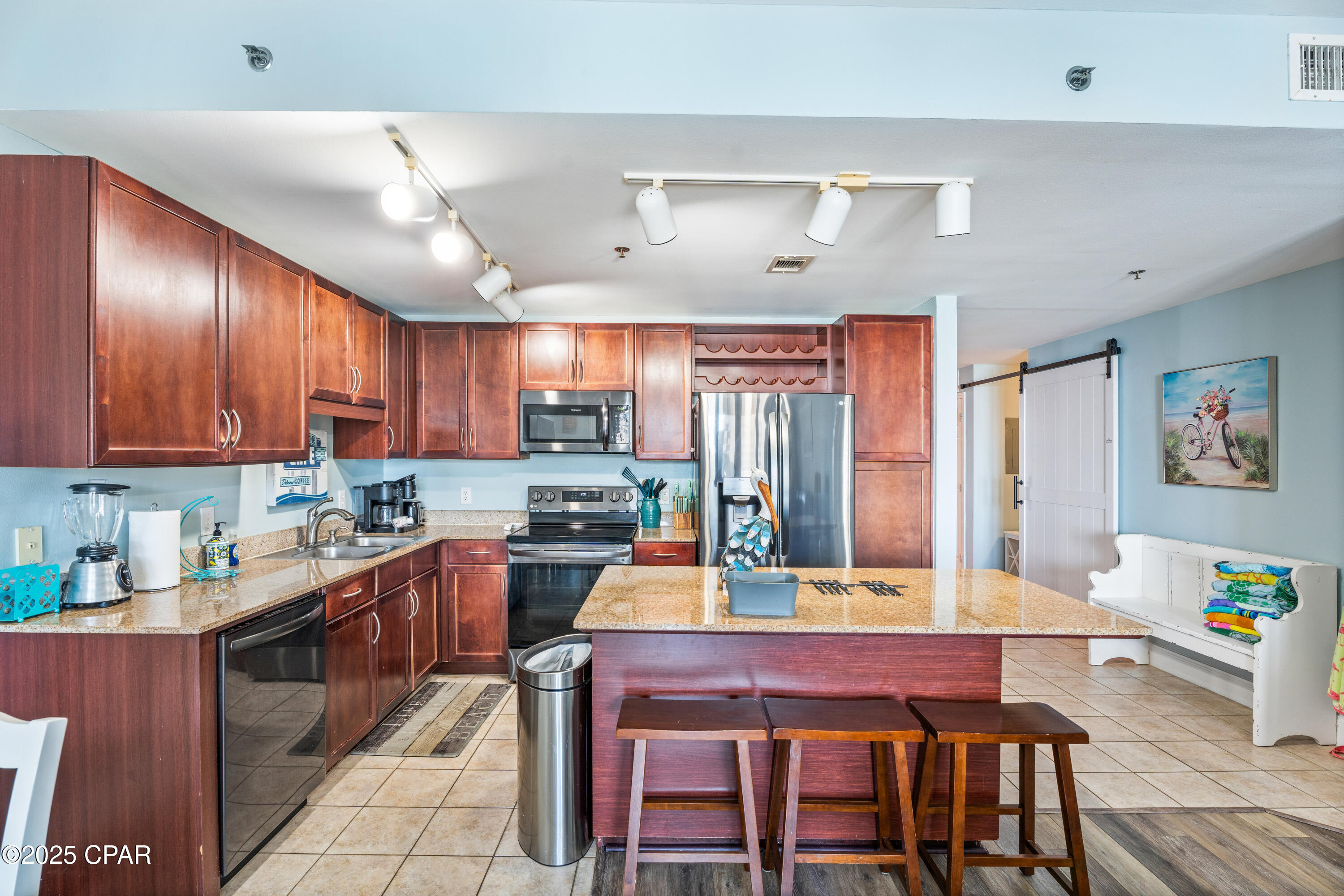 Image 18 For 9860 Thomas Drive 621