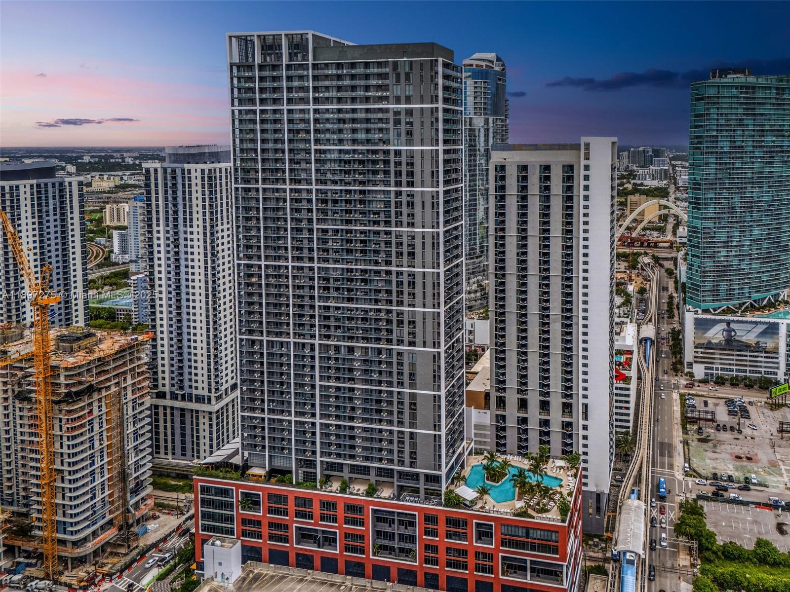 Condo for Sale in Miami, FL