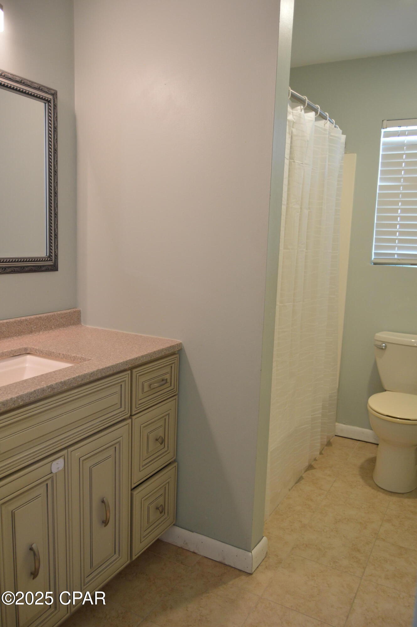 Image 14 For 533 Berthe Avenue