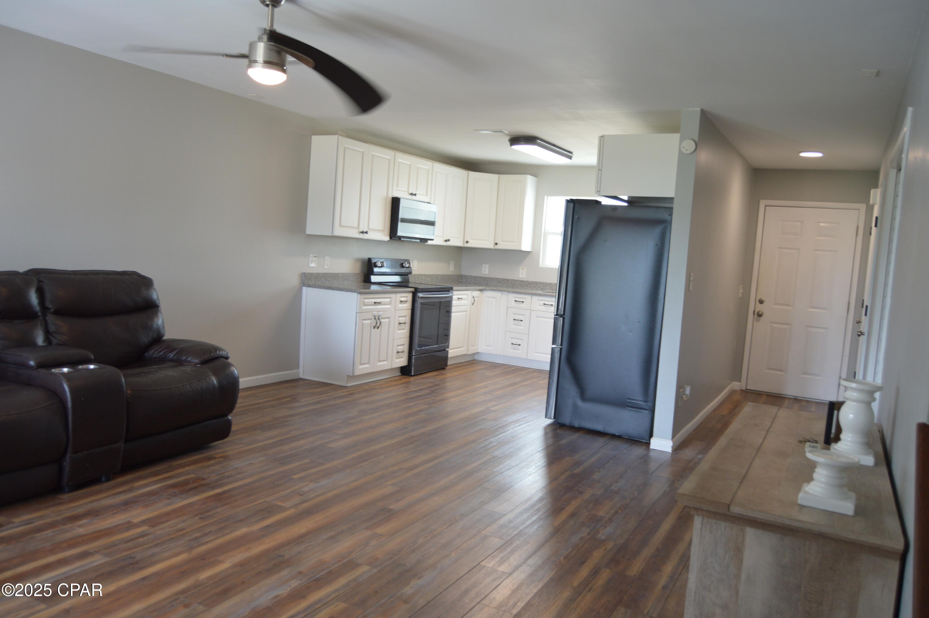 Image 4 For 533 Berthe Avenue